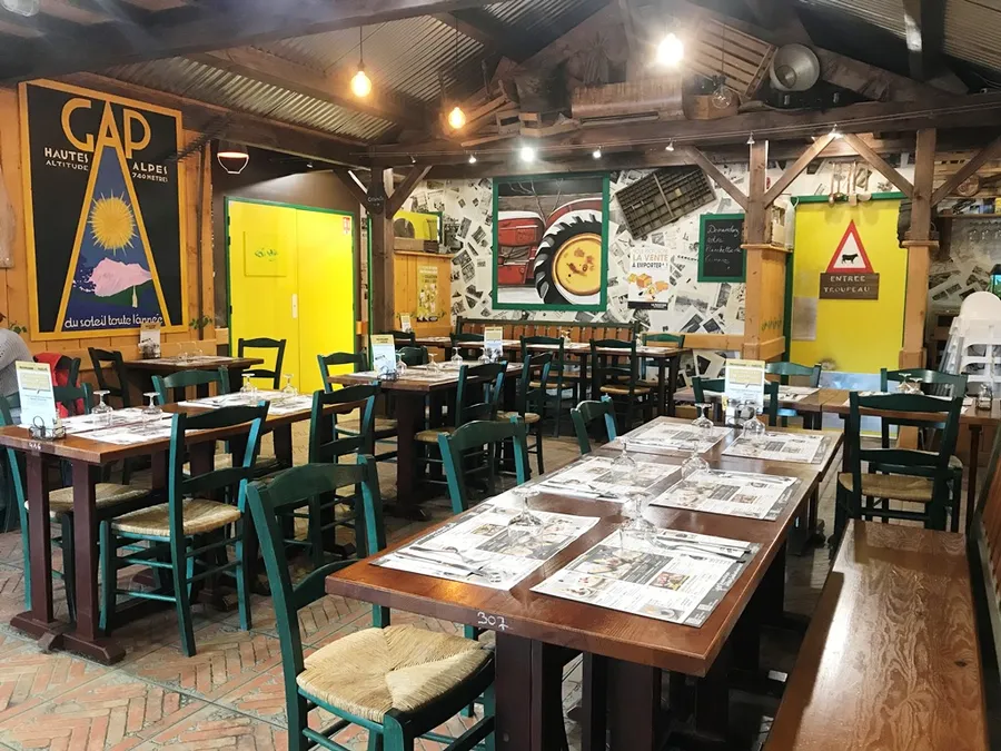 Salle du restaurant La Pataterie à Gap